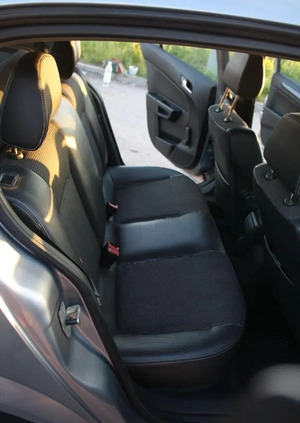 Opel Astra cena 9400 przebieg: 227000, rok produkcji 2005 z Radomsko małe 37